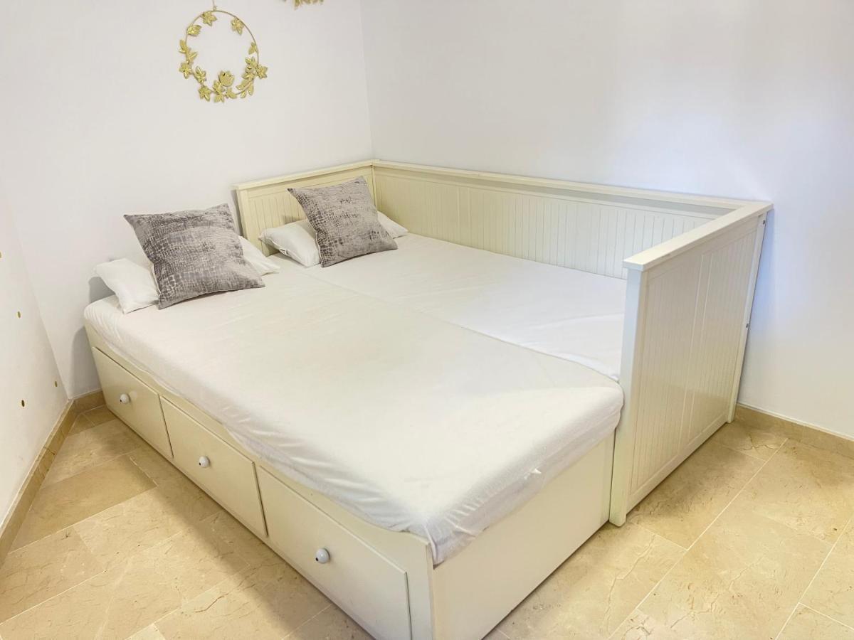 Marbella Pleasant Duplex By Elviria Las Dunas Beach エクステリア 写真