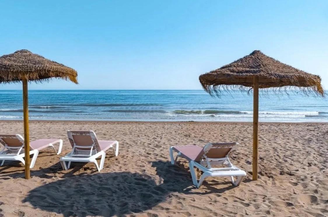 Marbella Pleasant Duplex By Elviria Las Dunas Beach エクステリア 写真